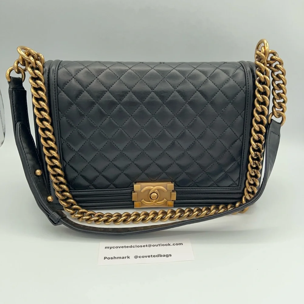 🖤💛Stunning Chanel Boy in large size w/Chanel dust bag and Entrupy COA!🖤